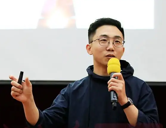 河南80后年轻富豪，利用人性弱点狂割“韭菜”，大赚500亿