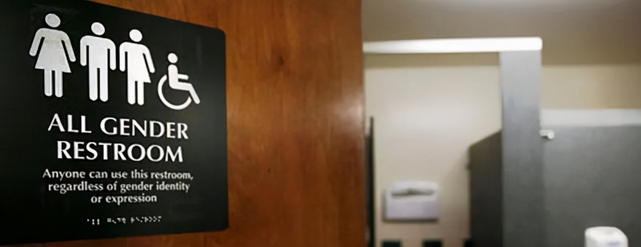 芝加哥公立学校设“性别中立厕所”，魔幻之余，是另一种“智慧”