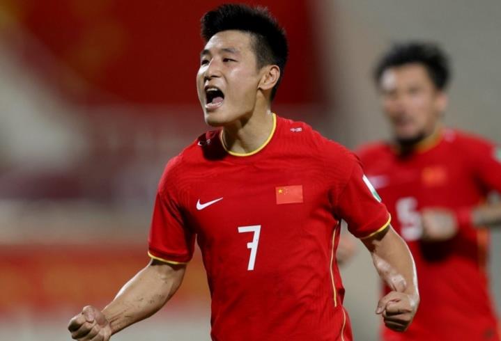 中国足球亚洲杯哪里看直播（CCTV5直播！国足底线进亚洲杯16强，最强首发11人来袭：武磊领衔）