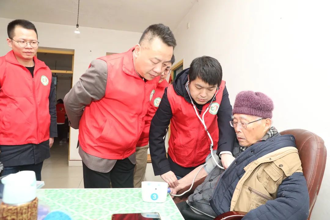 当“天使白”遇见“志愿红”，惠景人这样学雷锋