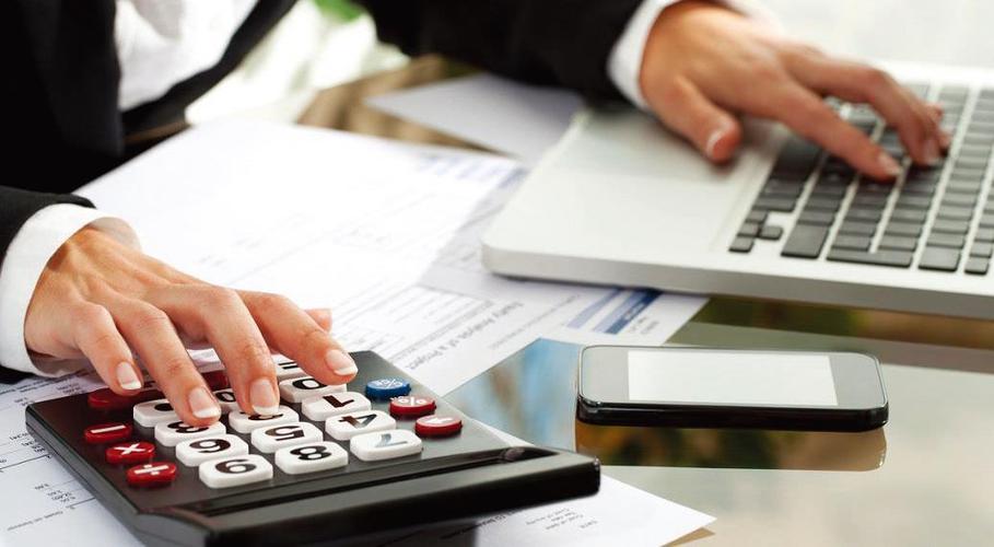 什么是物料的“计价方式”？该选“先进先出”还是“加权平均”？