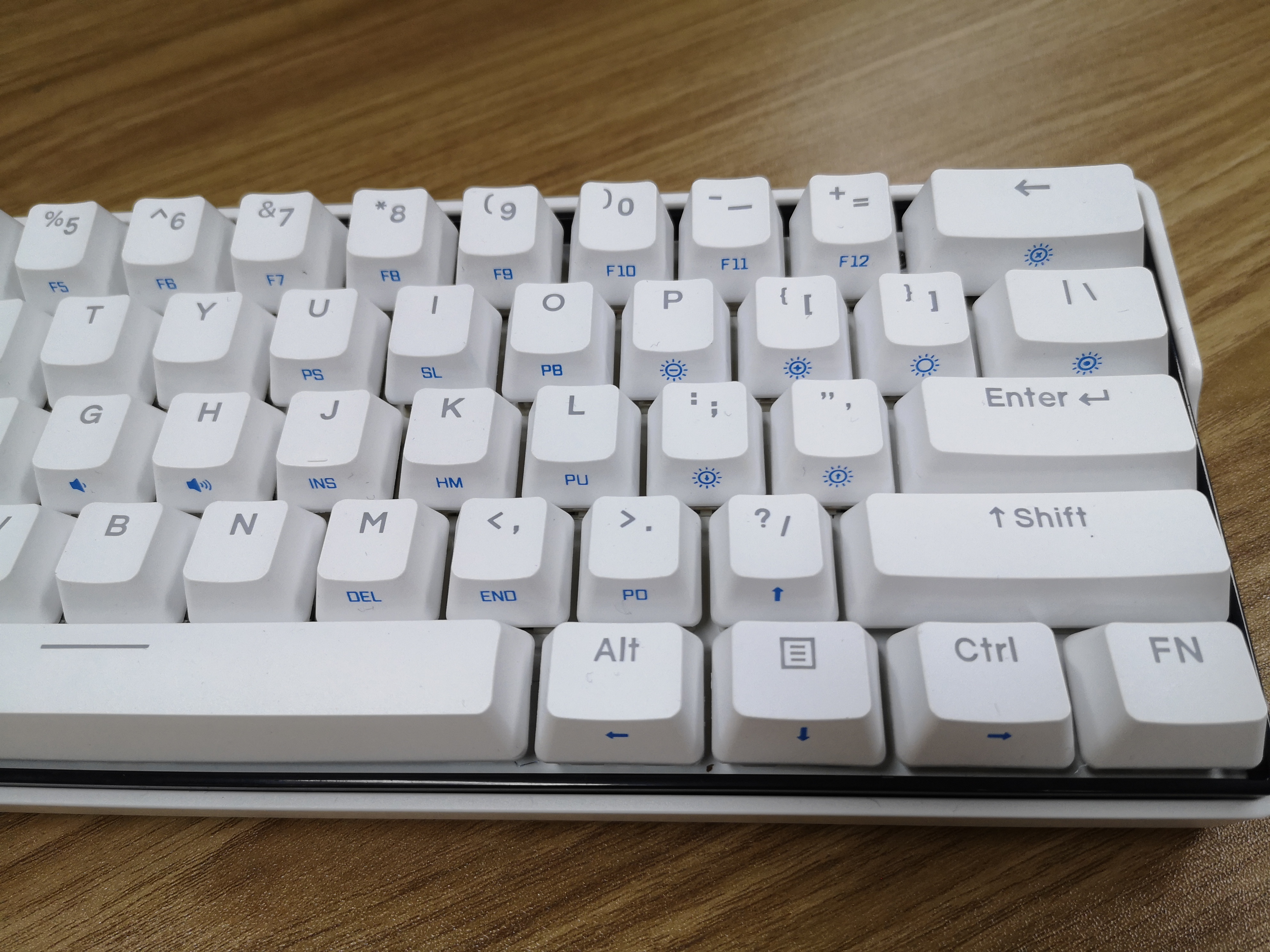 机械键盘和普通的办公用薄膜键盘的区别