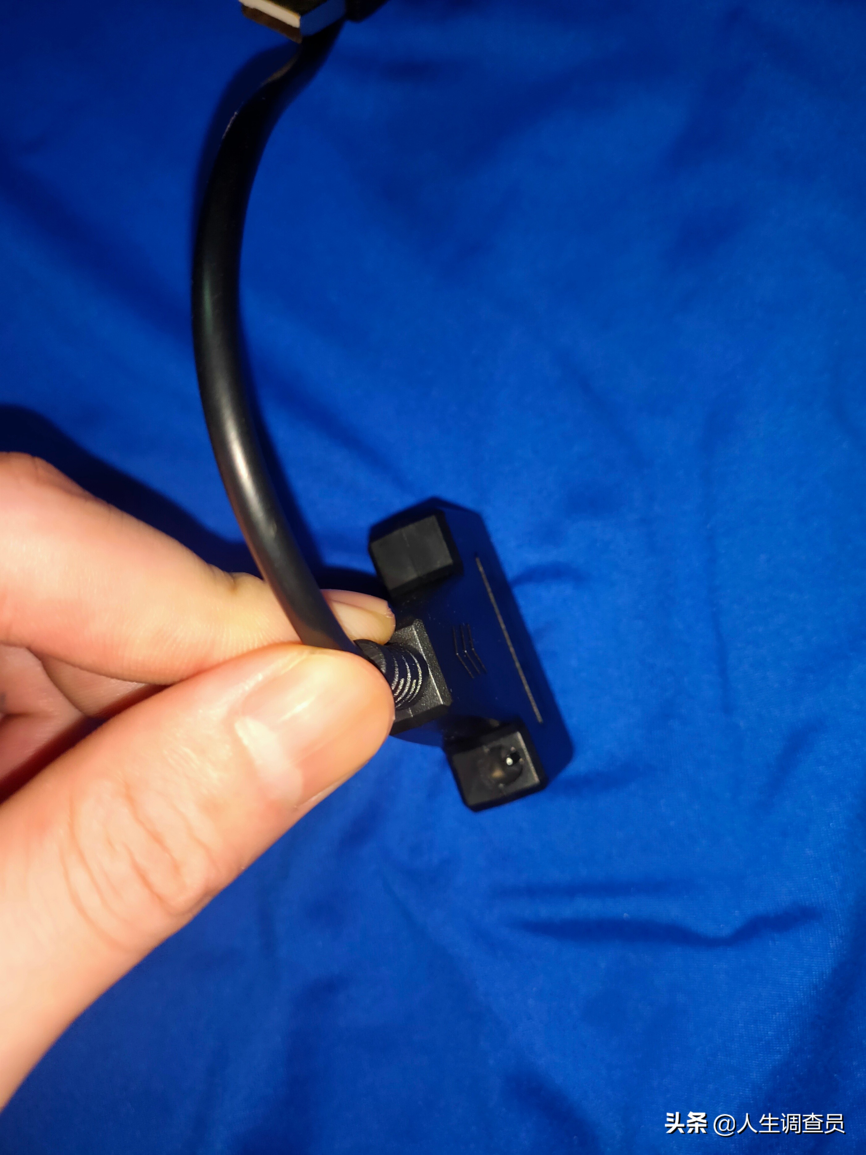舊電腦拆下的硬盤只需一個工具就可以變成移動硬盤