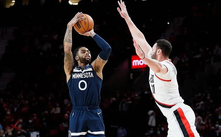 nba球員有哪些數(shù)據(jù)不突出（一塌糊涂！本賽季發(fā)揮最糟糕的十位球員，湯普森實力下滑嚴重）