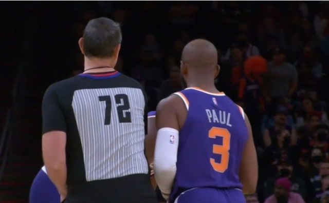nba裁判罰你下場要哪些條件（NBA或?qū)ΡＡ_升級處罰！沖撞裁判后果很嚴(yán)重，聯(lián)盟準(zhǔn)備殺雞儆猴）
