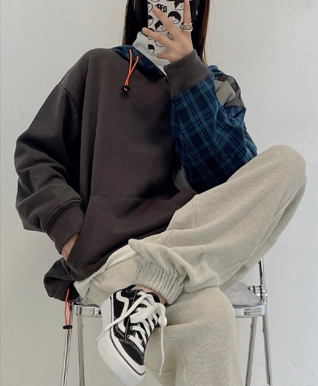 冬天尝试一下中性风,冷淡配色显高级,造型时髦有范适合年轻人