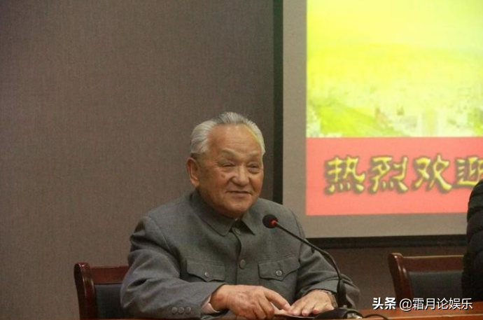 同样是演邓小平,把曹灿,马少骅,董子健等人放在一起,差别就出来了