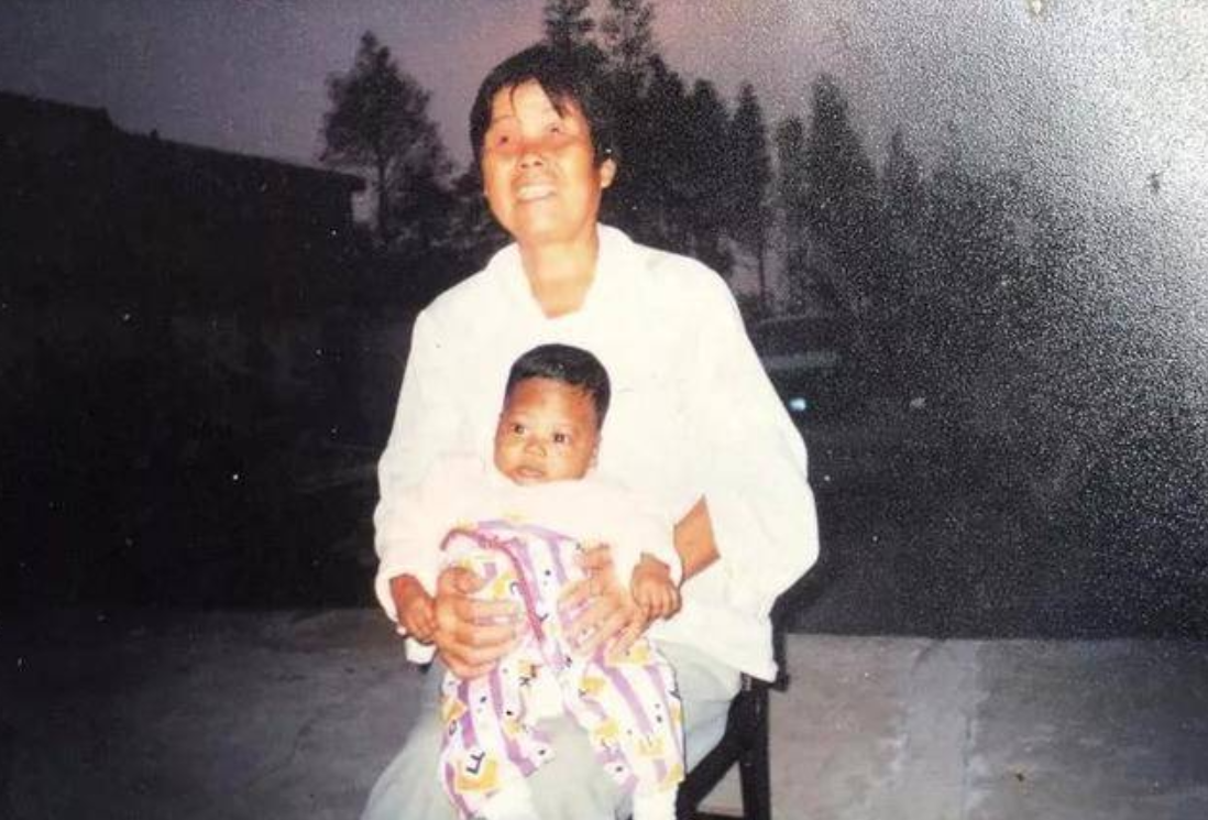 上海阿婆养大的黑人小囡，历尽艰难成为上海人，如今他们过得如何