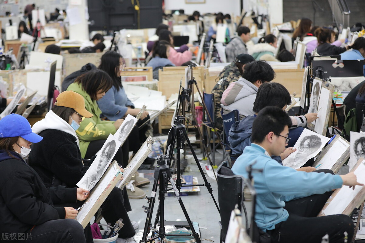 美术艺考生培训去大画室还是去小画室！不去小画室的七大理由