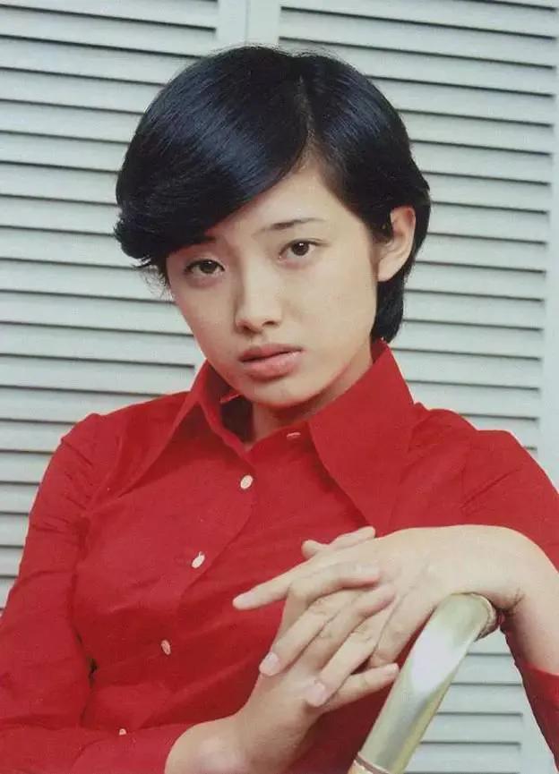 山口百惠，25张精美的照片