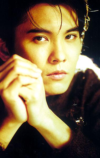 90年代内地二线男歌手现状:大孝子李琛被骗400万,王子鸣成富豪