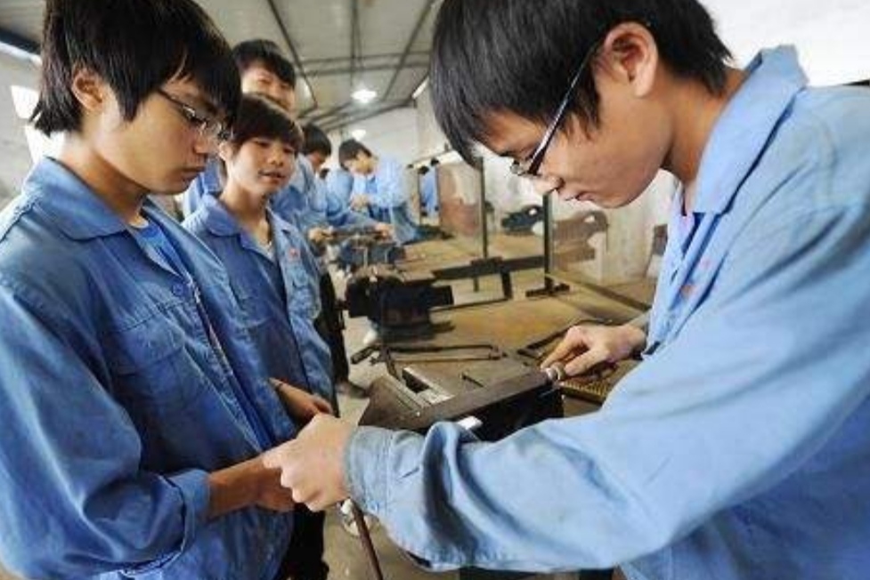 “就算取消分流，职高生也难考上大学”，大学教授一番话道尽现实