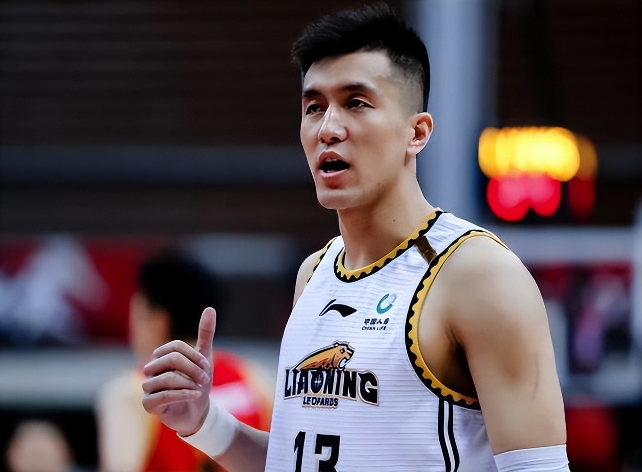 郭艾伦世界杯nba合同(曝郭艾伦收到的3份海外合同无欧美球队 香港翼龙