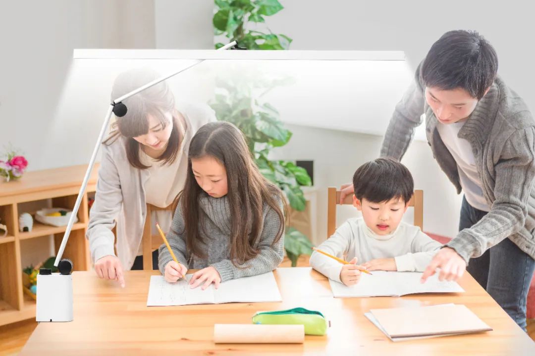 简而至美 非凡设计∣必一运动入口豪横护眼夹灯震撼来袭