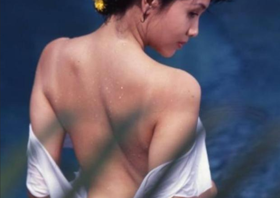 “三级女王”邱淑贞：16岁出道，23岁一脱成名，31岁退圈