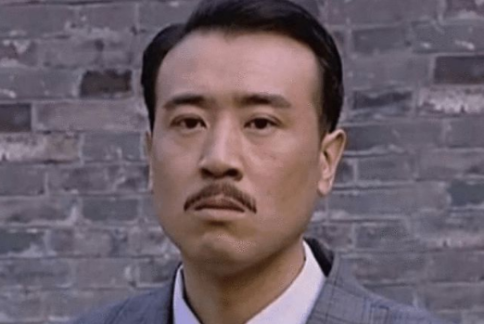 “大器晚成”于和伟：母亲反对他演戏，姐姐卖钢琴送他去戏剧学院