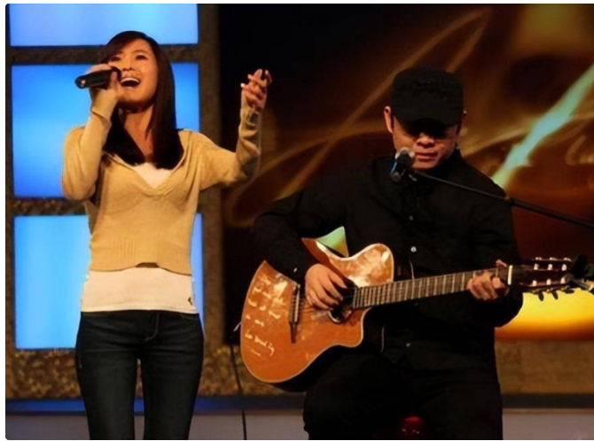 云朵:被刀郎培养10年,歌手舞台公开踢馆,直言为师父一雪前耻