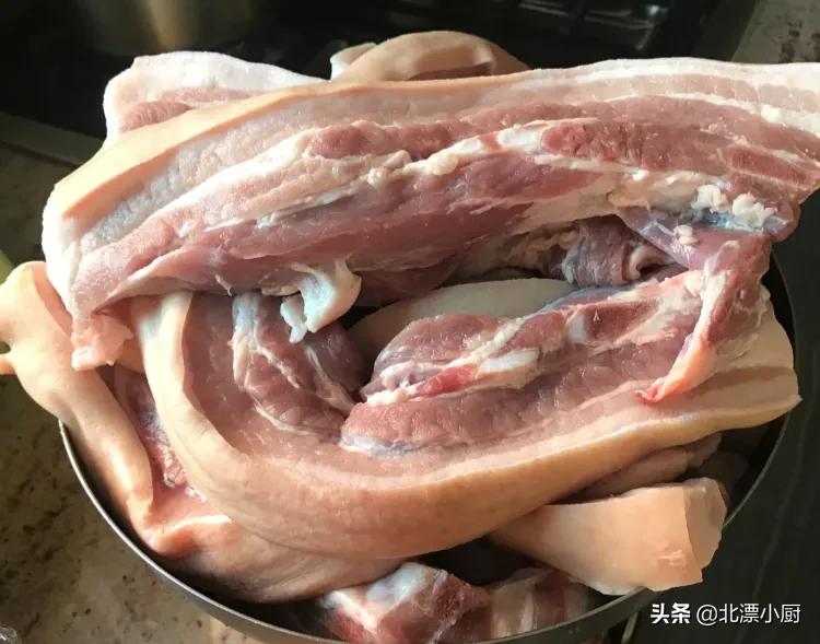 做腊肉用什么肉比较好（30年腊货制作配方色泽透亮）