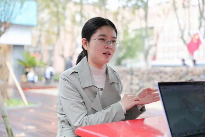 醉心高分子，她是拿下校设最高奖学金的科研达人！