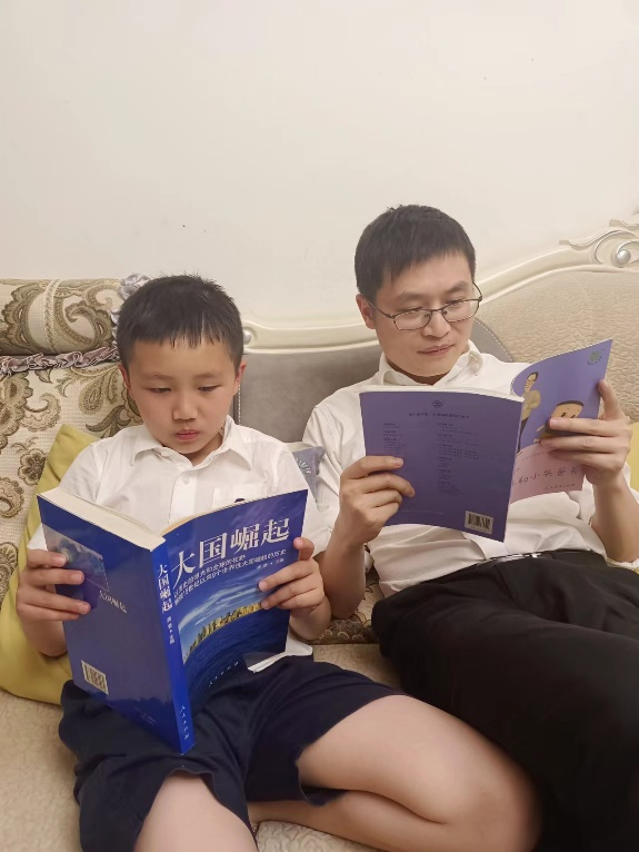 与书同行，不负春光——记天府新区华阳实验小学读书月活动