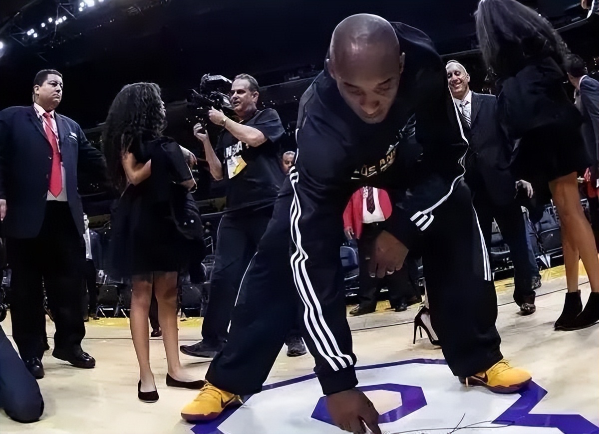 科比退役比赛回放（科比退役六周年，他和那场60分的表演，你还记得吗？）