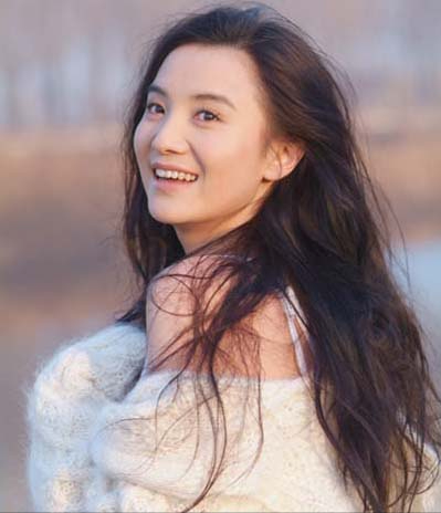 宋佳:被4个男人狂追,与5婚导演同居5年,如今42岁还未婚