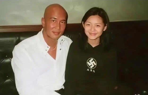 相比于汪小菲，10个细节看透大S“新欢”的为人