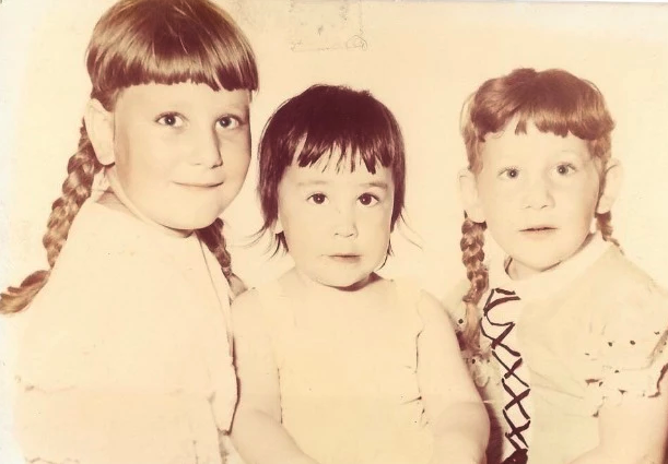 10岁被逼阅遍成人片，参加迷乱派对！美国千金童年惊掉网友下巴