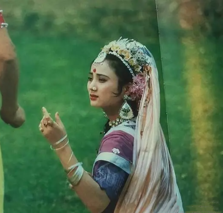 26岁离婚，34岁二婚嫁给犹太富商却两个月见一次面，李玲玉如何了