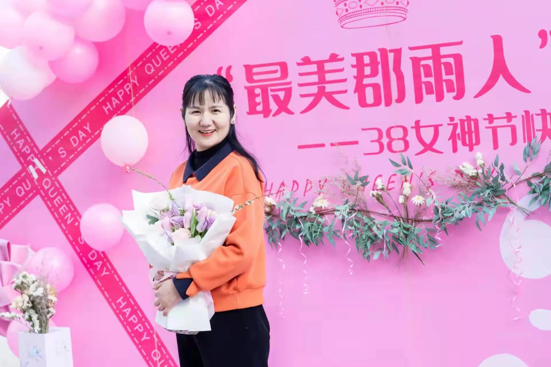 名师讲座明方向 专业引领助成长---湖南省徐敏初中语文工作室活动