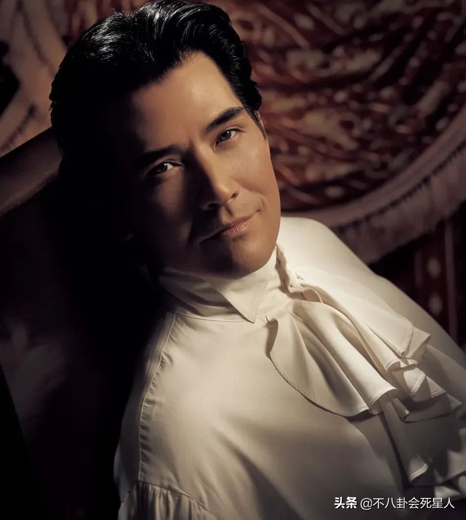 10位港台长发男星，郑伊健帅气逼人，伍佰气质狂放不羁