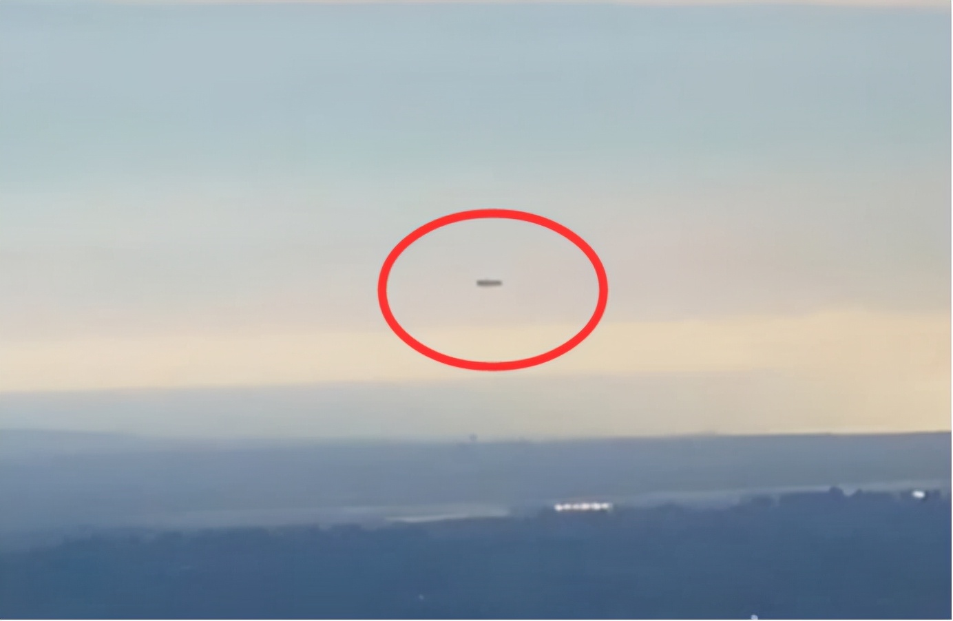 美国重启UFO调查，疑发现非人类能制造的高科技，真有外星人？