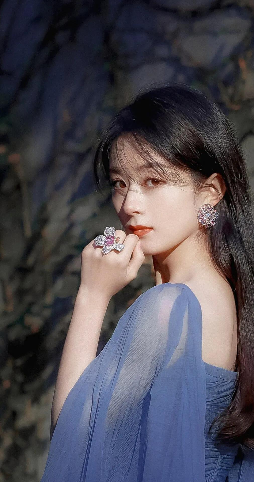 赵丽颖竖屏壁纸：颖火虫们，赵丽颖值得你一直爱吗？