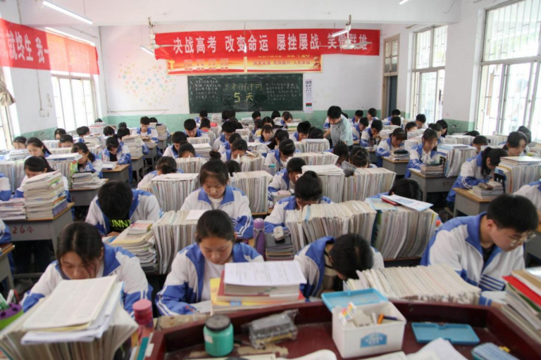 2022新高考模式，多少分能稳上211？班主任给出“分数参考标准”