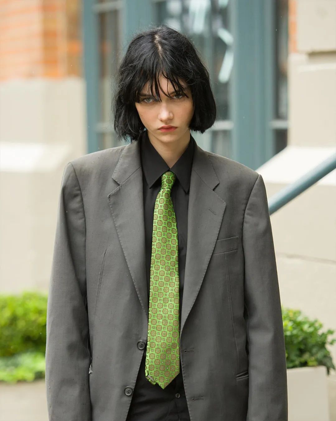 俄罗斯超模 sofia steinberg公开非二元性别认知!