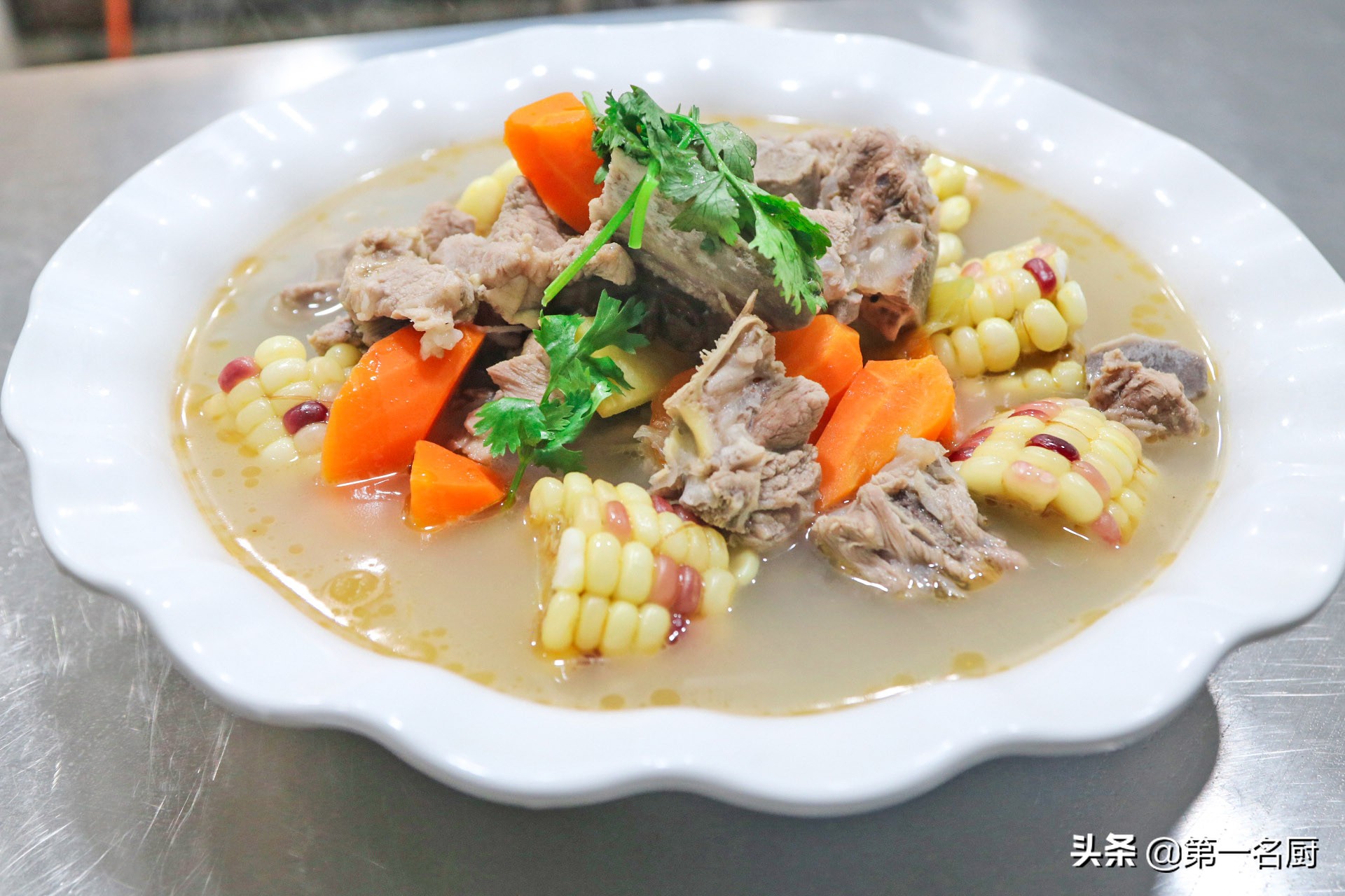 排骨湯怎么燉好吃,排骨湯怎么燉好吃又營養(yǎng)