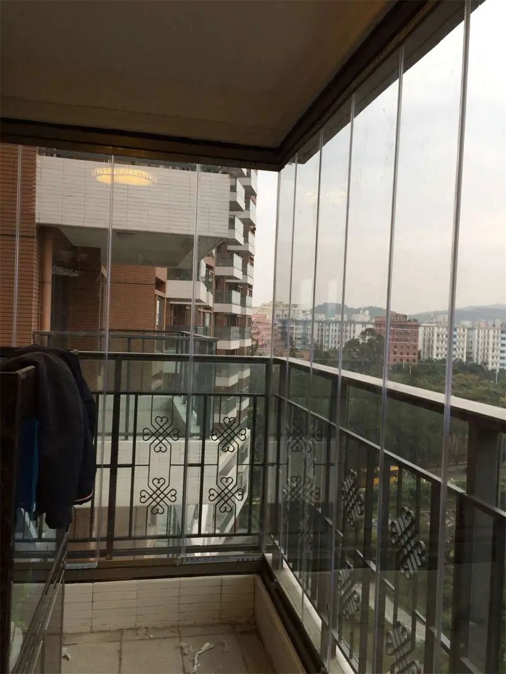 封阳台选窗户，有哪些需要注意的？牢记这3点，不花冤枉钱