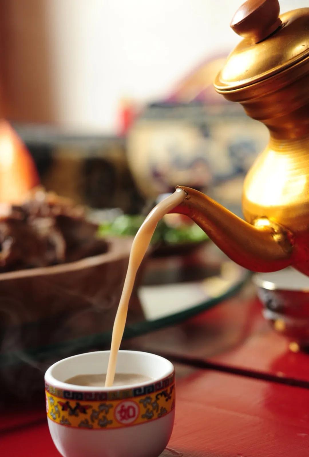 酥油茶是哪個民族的特色食品(藏族同胞喜愛的特色名食)