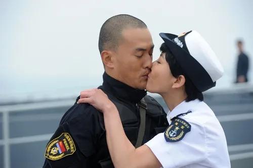 蒋小鱼和沈鸽(蒋小鱼和沈鸽亲吻) - 盾灵网