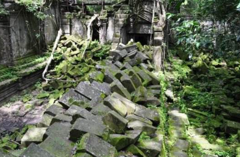 高考状元抢银行10万，被抓时仅花100多元，出狱后再考入重点大学