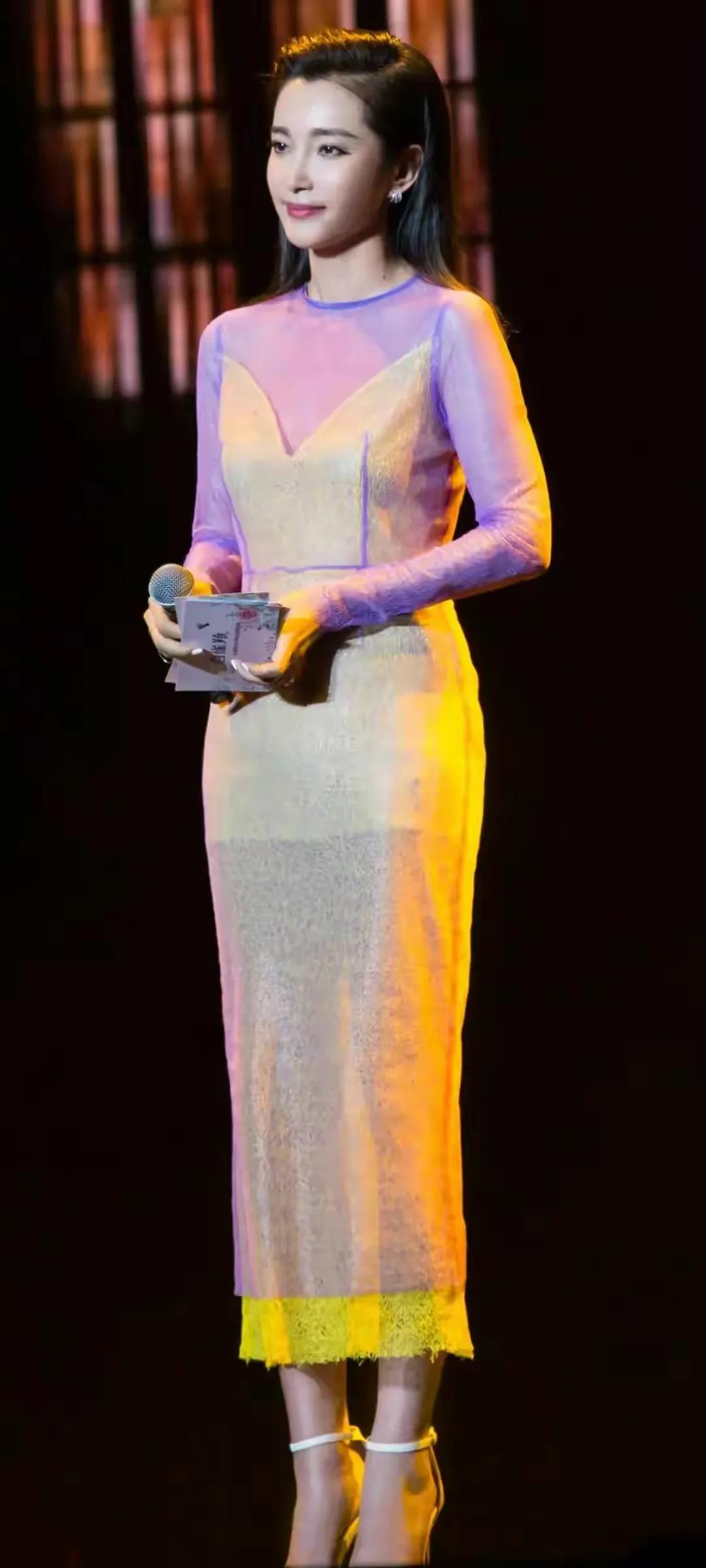 李冰冰：温文尔雅，明艳动人