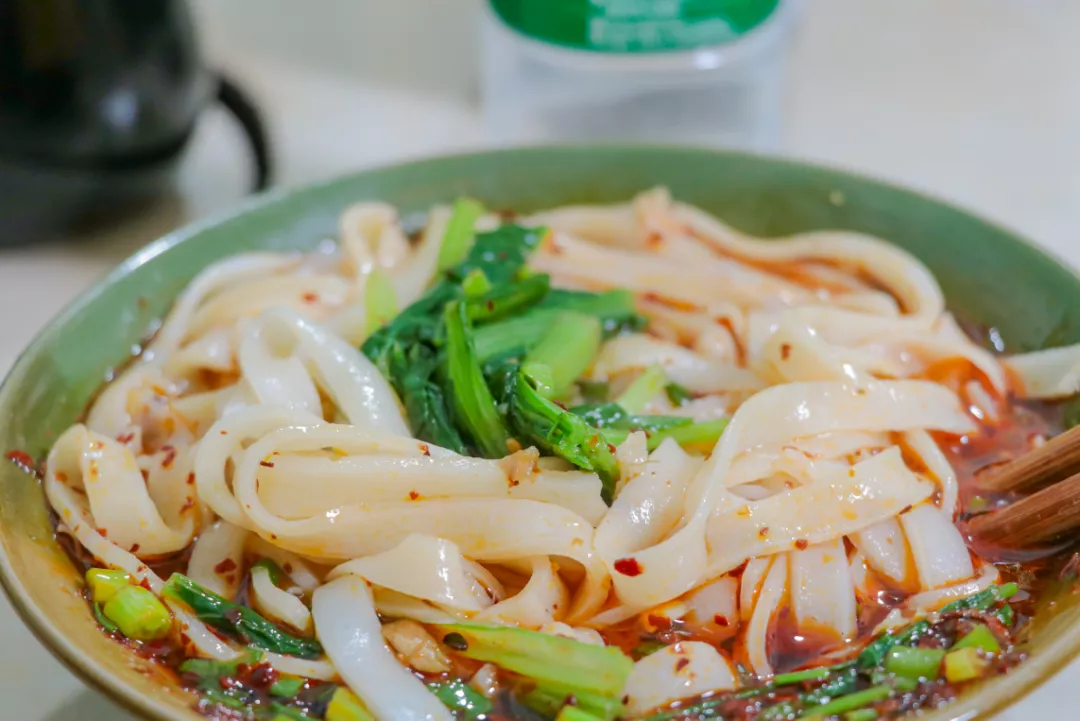 隔着千山万水，看完这篇，都能闻到家乡的味道...