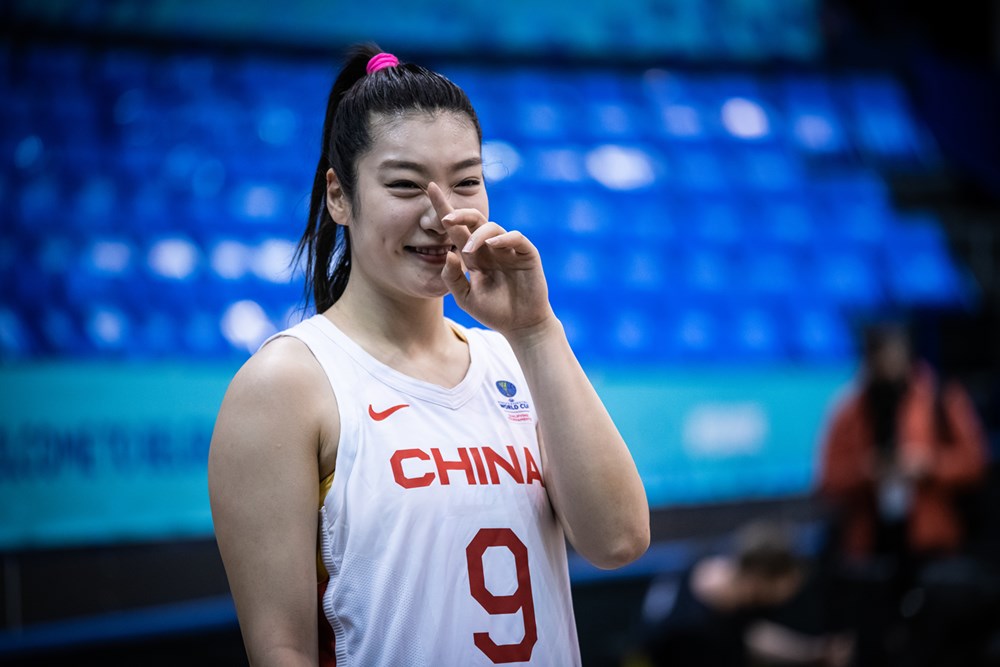 旗开得胜！中国女篮14分大胜非洲冠军，双塔篮下无解，李梦19分