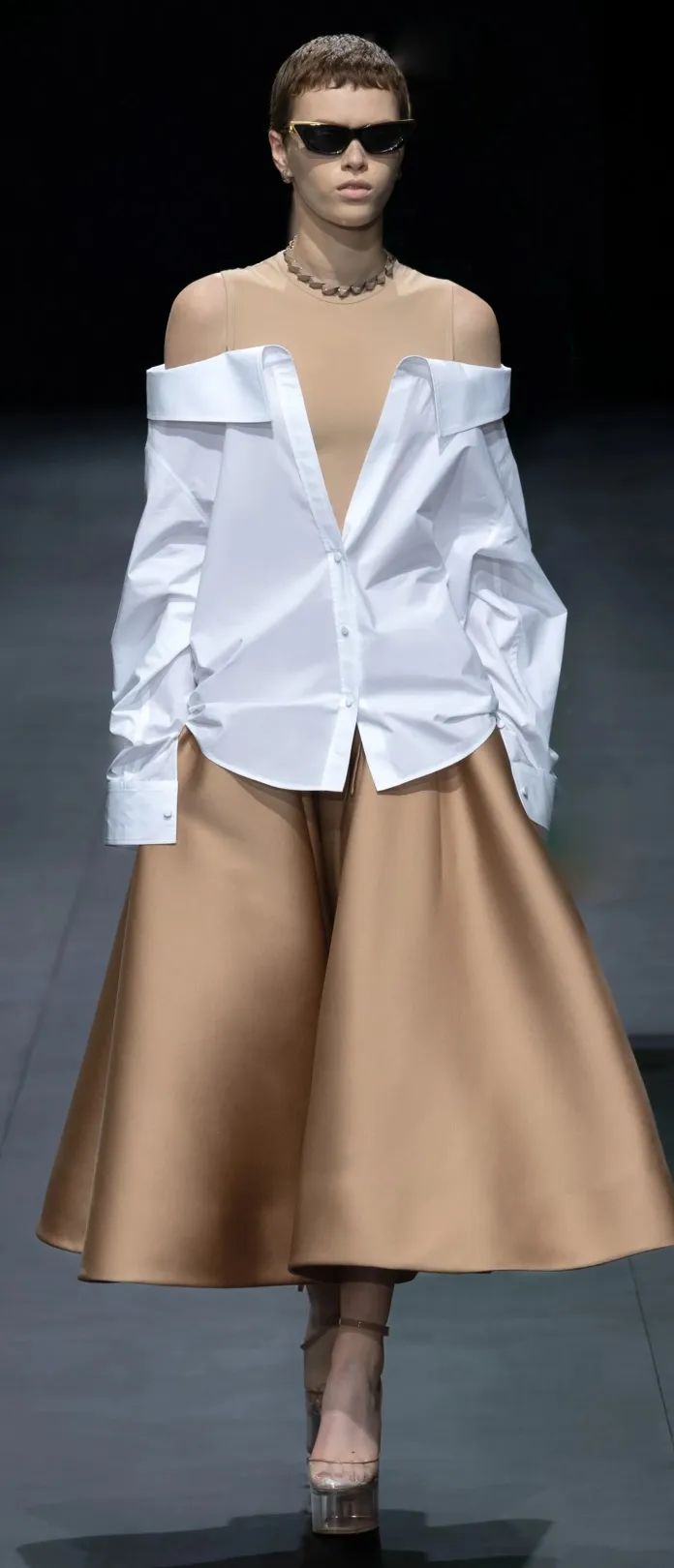 法国巴黎时装透露服装展(巴黎时装周的9天,好像过了半个多世纪)