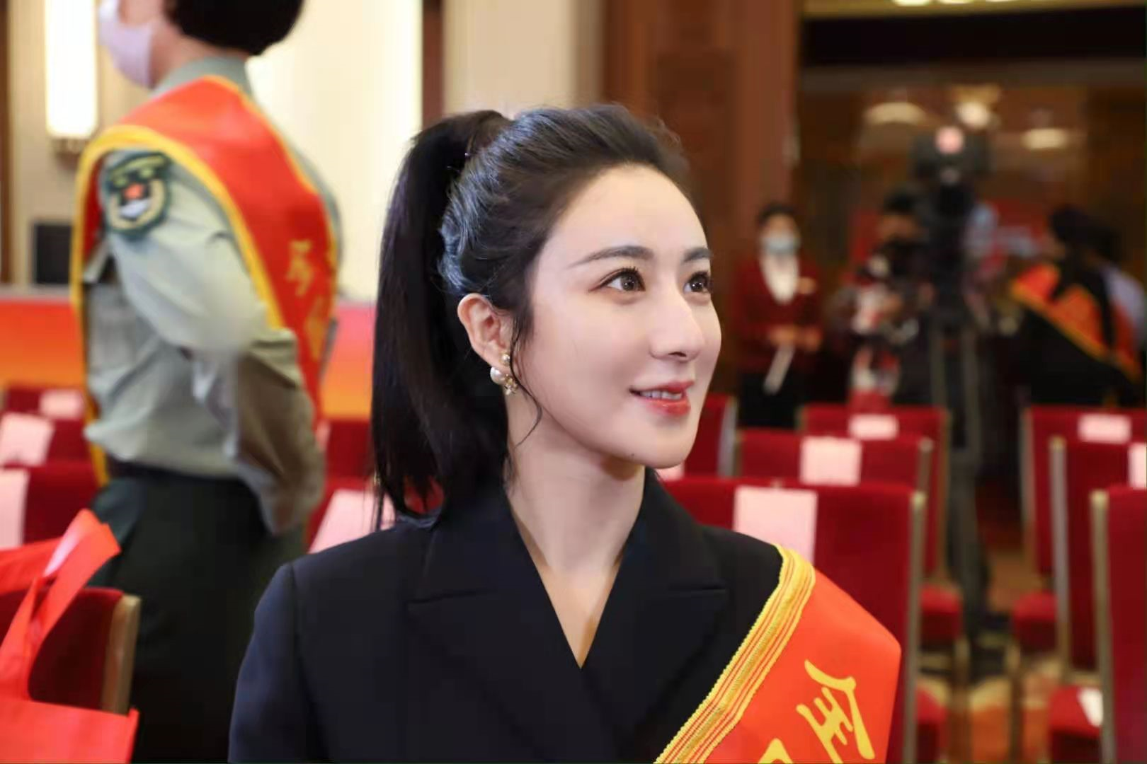 薇娅连本科学历都没有，照样成为亿万富姐，学历还能改变命运吗？