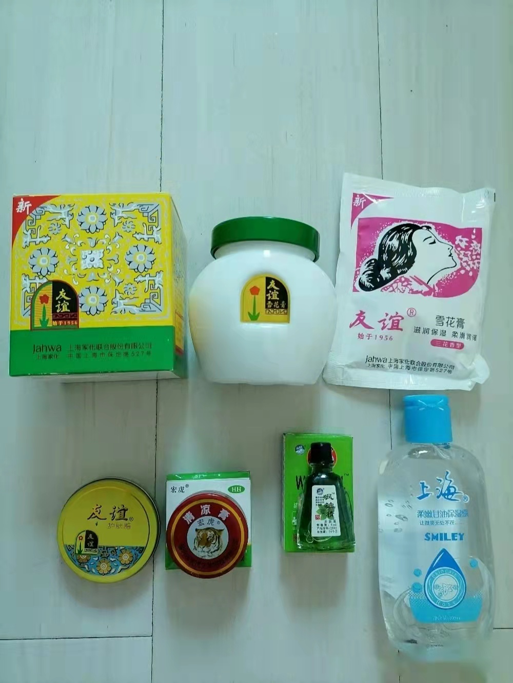 春夏护肤品包装设计评测：清新简约风VS奢华精致感对比分析