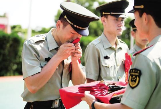 退役与退伍只有一字之差，待遇却截然不同，大学生需要提前了解