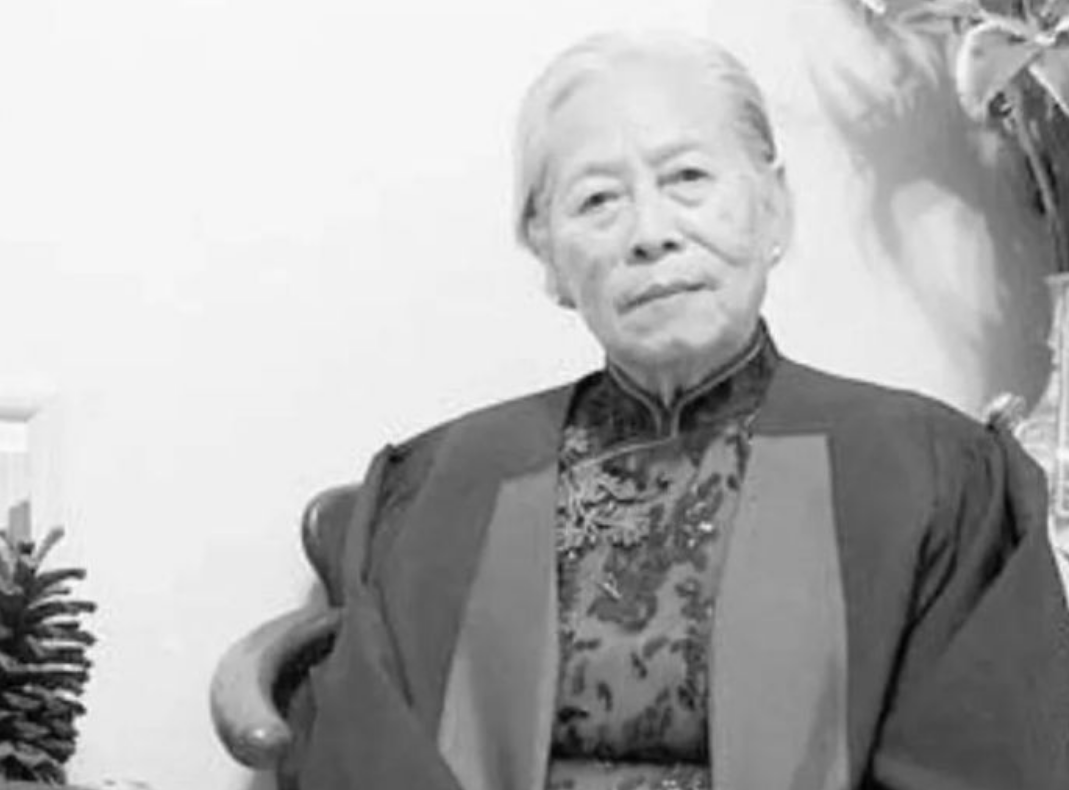 保洁员一生只会写5个字，82岁被授予院士称号，成为香港大学之宝