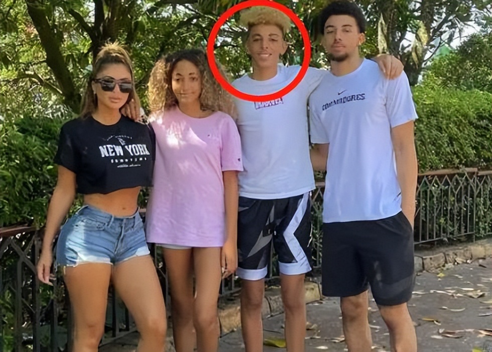 皮蓬前妻晒近照,赘肉明显,46岁仍单身)