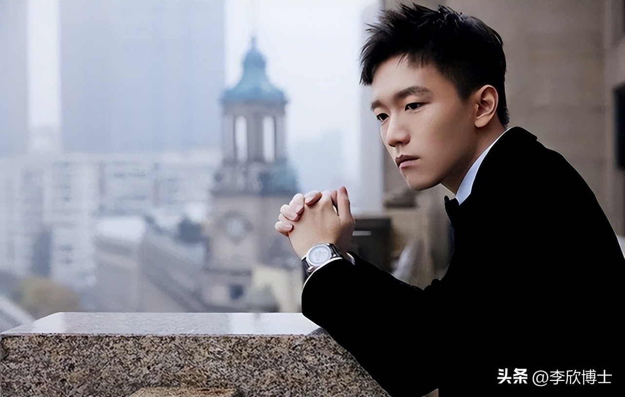 意甲哪个老板最有钱（晒豪车名表张康阳欠超3亿美元幕后故事？张康阳身价千亿背后内幕）